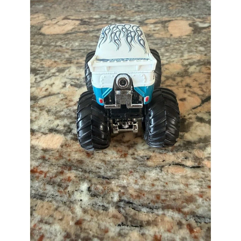 Hot Wheels Monster Truck Volkswagon Drag Bus 1/64 Use
